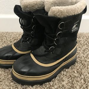 Sorel Caribou Women boots size 9